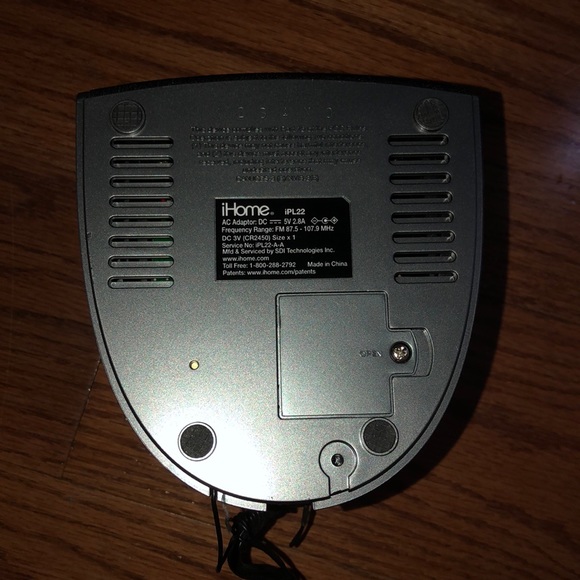 iHome - Picture 4 of 4